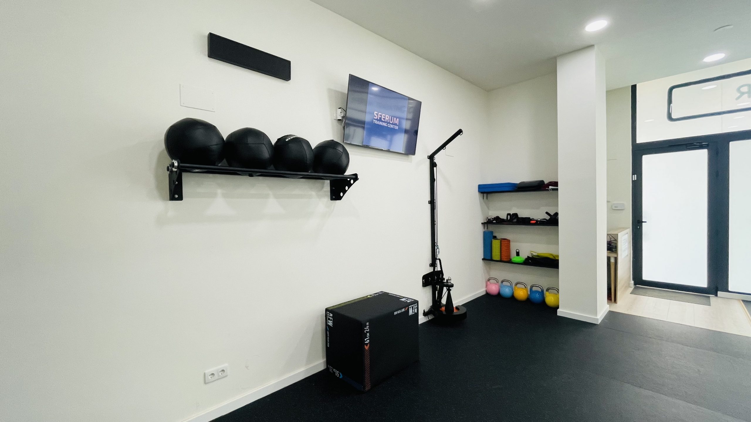 centro de entrenamiento con material deportivo